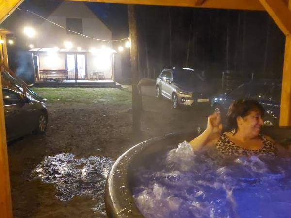 Domek pod Sosnami Całoroczny z Balią Ogrodową