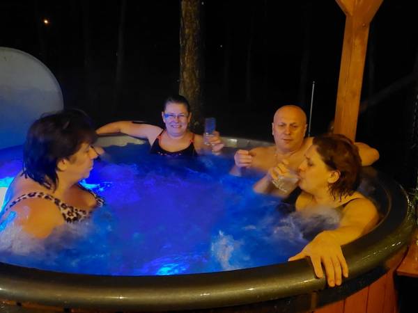 Domek pod Sosnami Całoroczny z Balią Ogrodową