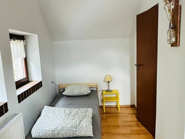 Między Nami a Sosnami Uniejów