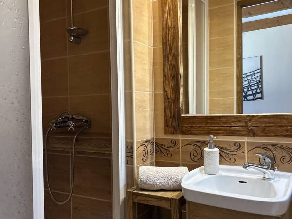 Łazienka w pokoju nr 6