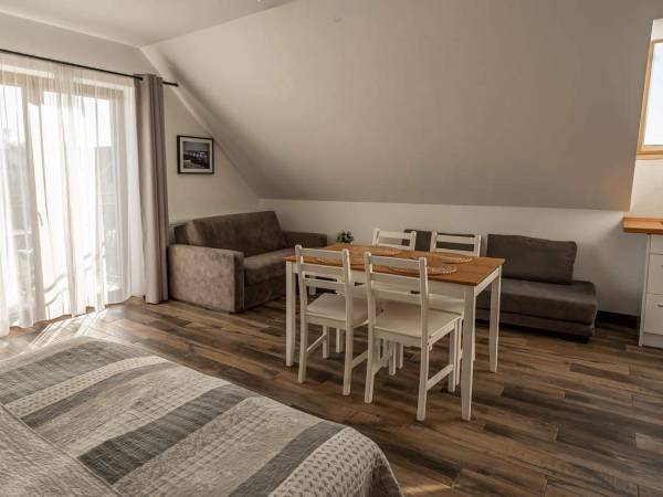 Apartament jednopokojowy na piętrze 