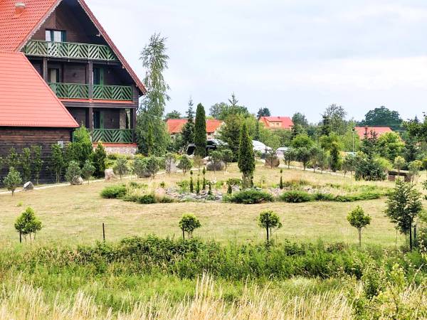 Zielony teren wokól obiektu