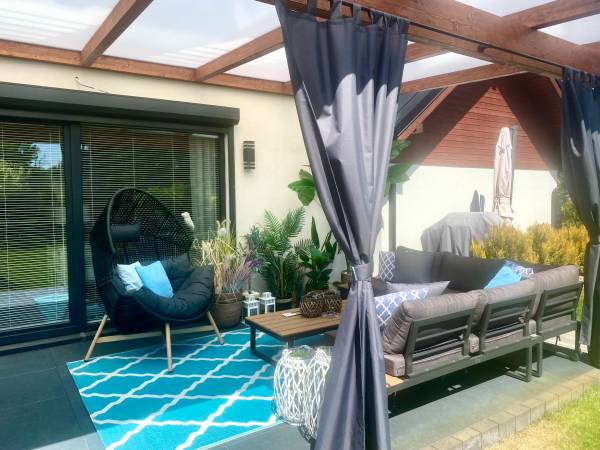 Domek Hampton nad jeziorem z jacuzzi całorocznym