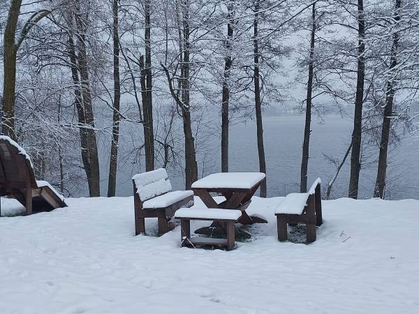 Czarna Jachta - Na szlaku legend. Pokoje nad jeziorem. 