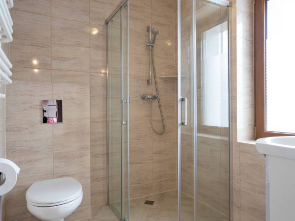 ŁAZIENKA-POKÓJ nr. 8