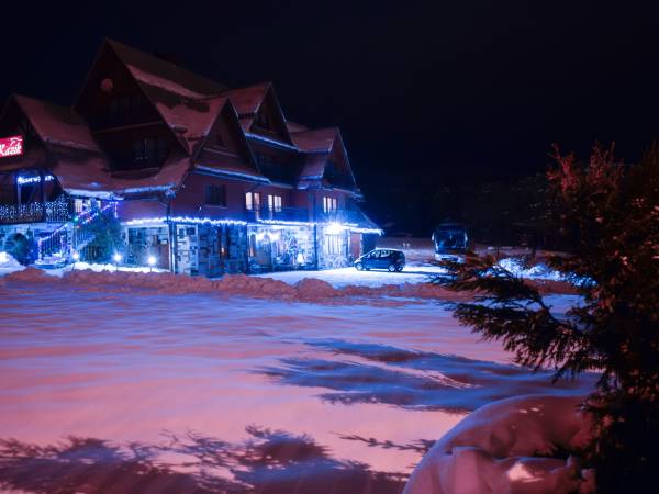 ośrodek późnym wieczorem