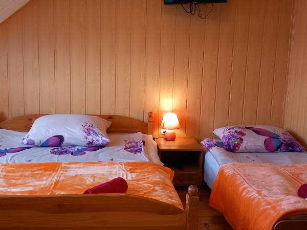 pokój nr 2 -pomarańczowy