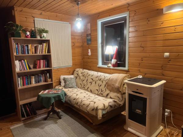 Wersalka podwójna w salonie 