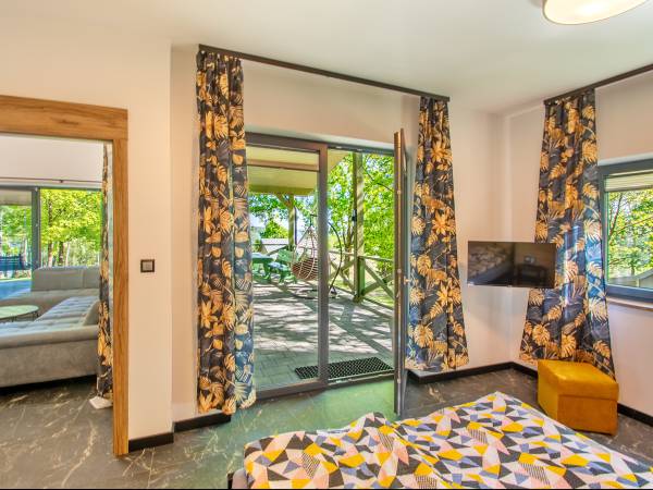 Dom Oskar sypialnia z wyjściem na taras