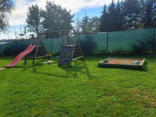 Domki nad jeziorem Silec z własną linią brzegową