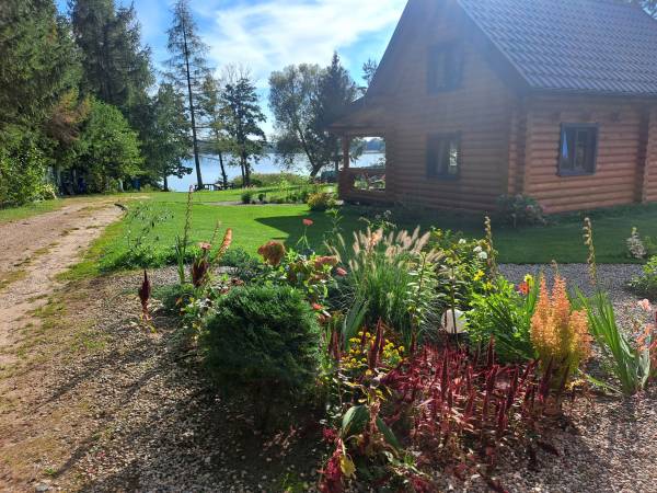 Domki nad jeziorem Silec z własną linią brzegową