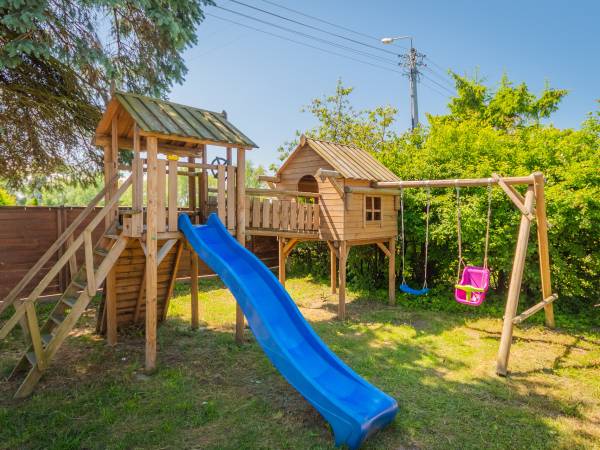 Bryza Jantar Domki z kominkami & Apartamenty z sauną