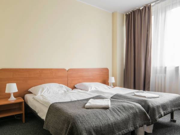 pokój dwuosobowy z łazienką