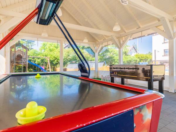 Bryza Jantar Domki z kominkami & Apartamenty z sauną