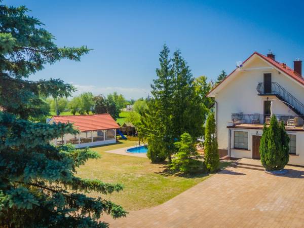 Bryza Jantar Domki z kominkami & Apartamenty z sauną