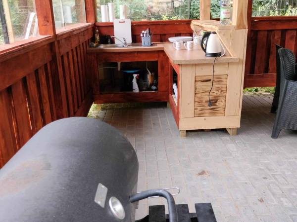 Aneks kuchenny w wiatce grilowej