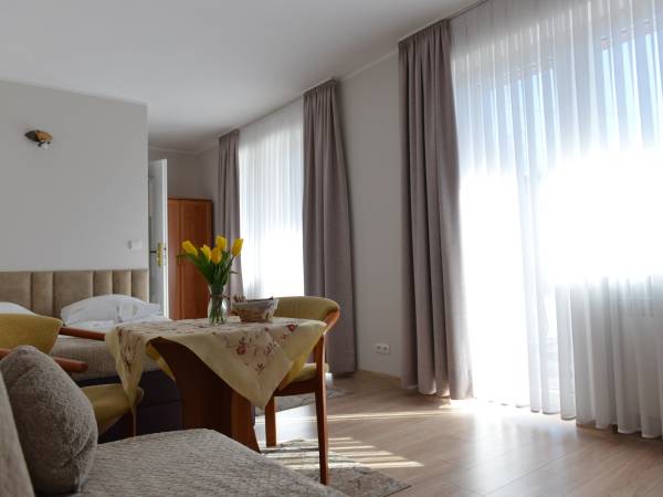 Gabi Cocktail Bar i wynajem pokoi