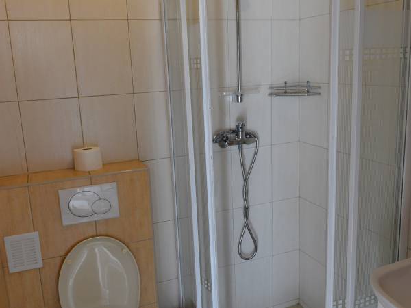 Gabi Cocktail Bar i wynajem pokoi