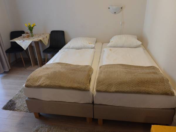 Gabi Cocktail Bar i wynajem pokoi