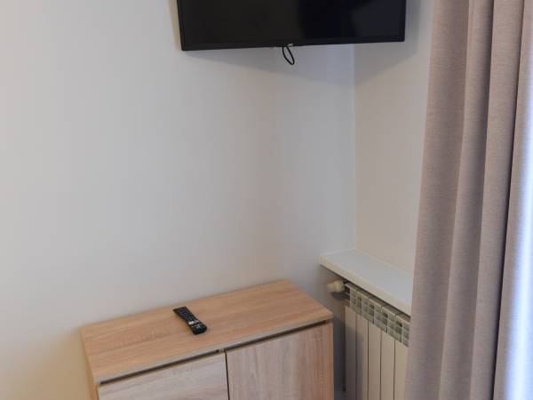 Gabi Cocktail Bar i wynajem pokoi