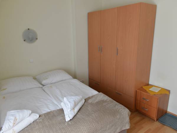 Gabi Cocktail Bar i wynajem pokoi