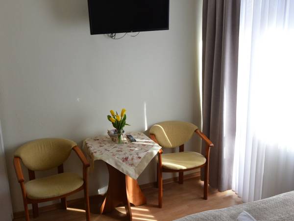 Gabi Cocktail Bar i wynajem pokoi