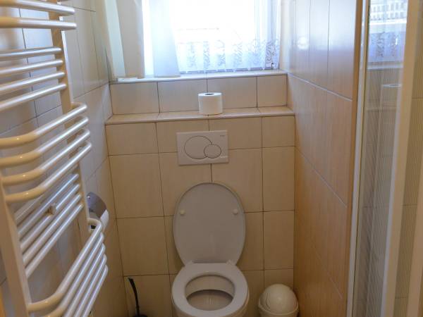 Gabi Cocktail Bar i wynajem pokoi