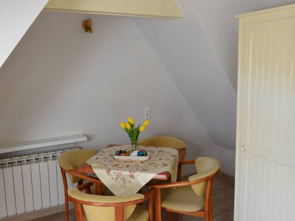 Gabi Cocktail Bar i wynajem pokoi