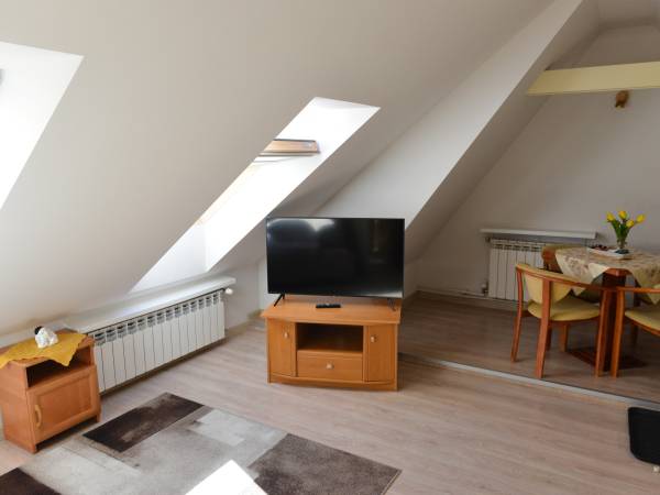 Gabi Cocktail Bar i wynajem pokoi