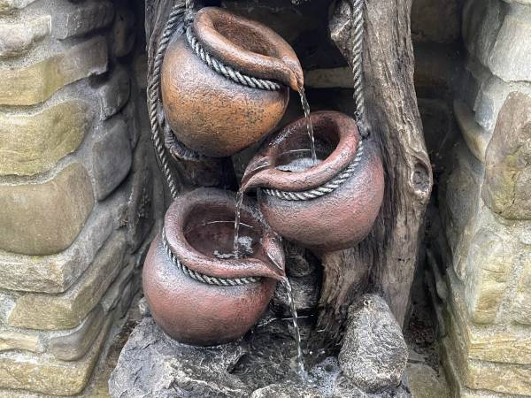 Otoczenie murek przy wjeździe 