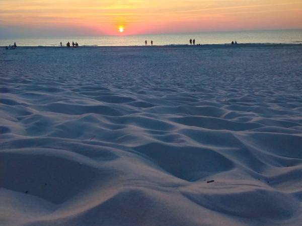 czysty biały piasek