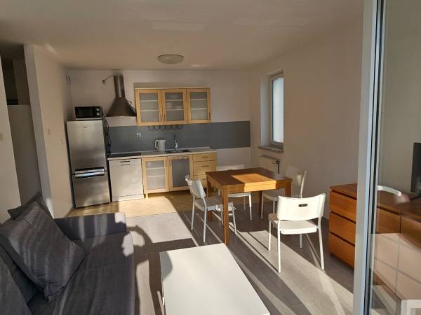 Salon z kuchnią Wylotowa