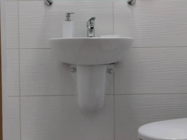 Łazienka do pokoju z aneksem