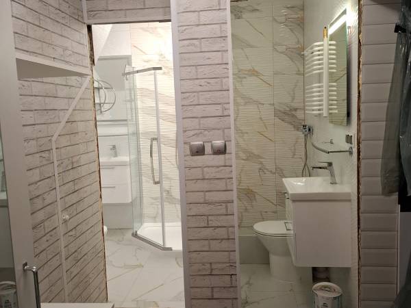 wejście do łazienek