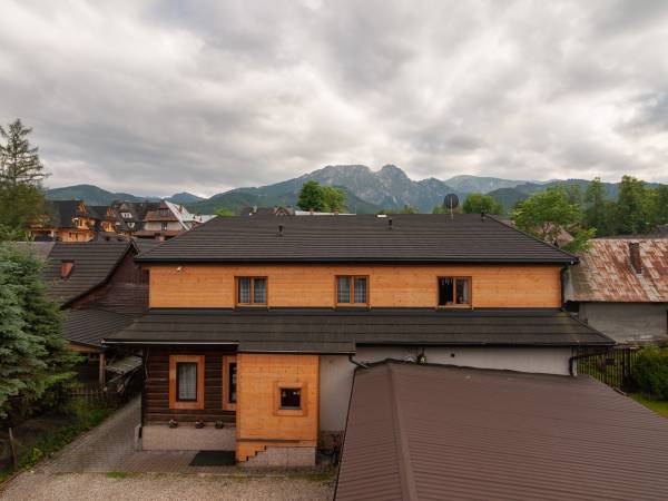 widok na giewont z Willa Gazda Art