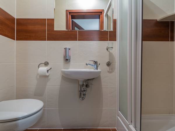 Łazienka - pokój trzy -osobowy