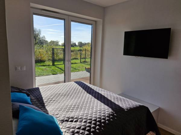 Apartament Deluxe 2-pokojowy z ogródkiem