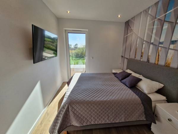 Apartament Deluxe 2-pokojowy z ogródkiem