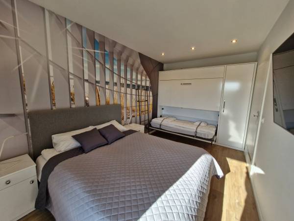 Apartament Deluxe 2-pokojowy z ogródkiem