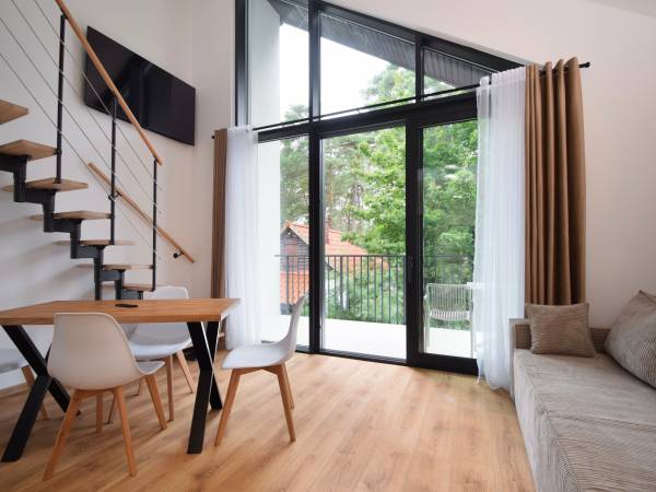 Ap. nr6 z antresola od strony podwórka 