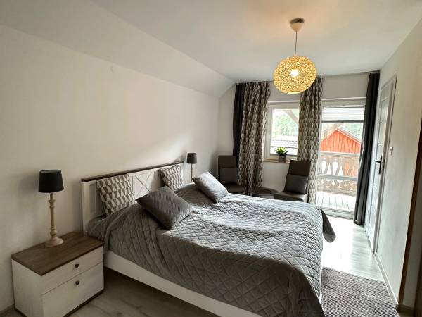 Pokój 2 osobowy z balkonem, łazienką i tv/ willa w centrum