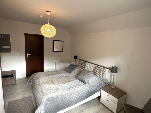 Pokój 2 osobowy z balkonem, łazienką i tv/ willa w centrum