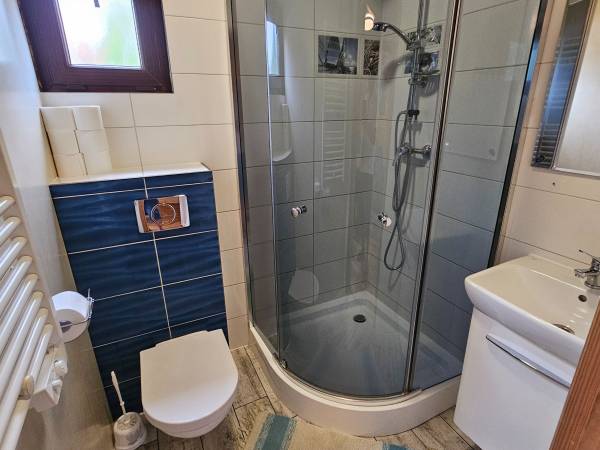 Łazienka domek 8 osobowy 