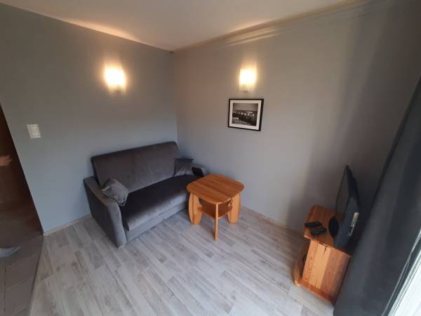 salon sofa apartament na parterze