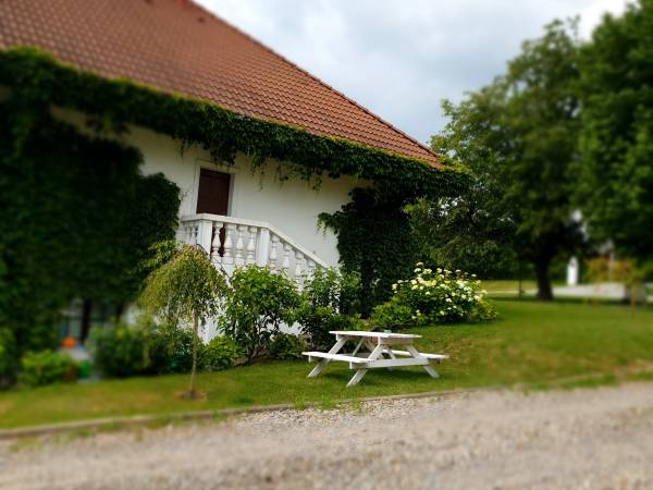 Osobne wejście do pokoi 2-osobowych