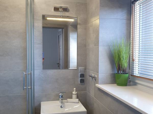 Sandra I łazienka pokoju nr 7