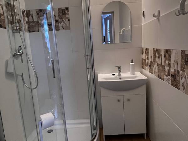 łazienka pokoju 3 os 