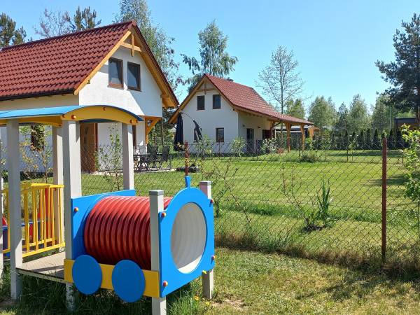Dom III i II oraz plac zabaw