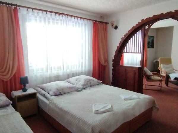 pokój studio 2-4 os z łazienką i balkonem