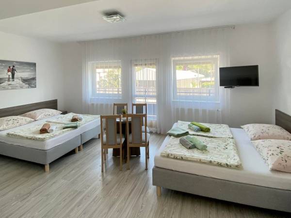 Pokój 4/6 os. ,,Roma''